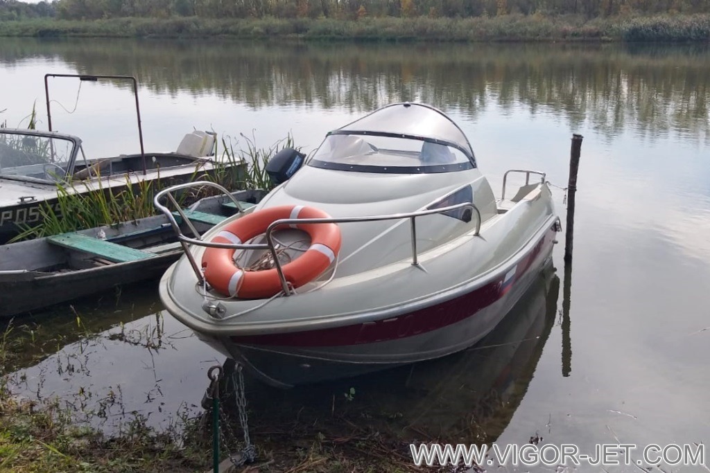 Катер VIGOR 480 (S) Walk Around  на реке Дон.